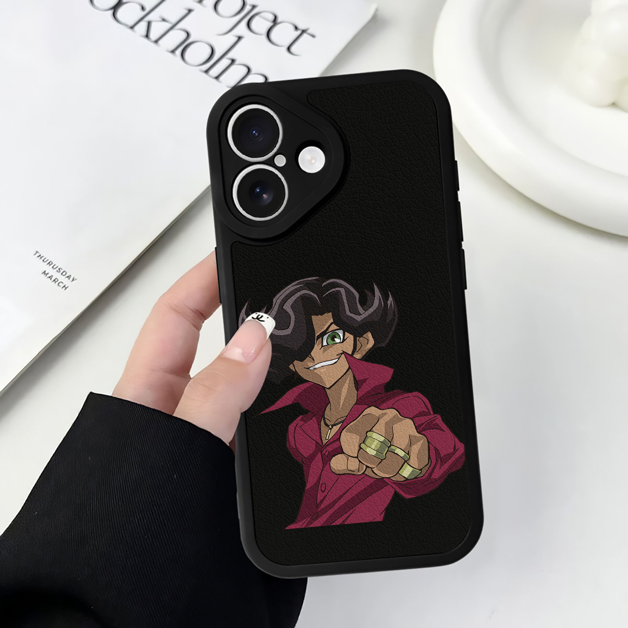 遊☆戯☆王 Yu-Gi-Oh! 【iPhone 16シリーズ対応】シリコンスマホケース（レザー調） 材質：シリコン